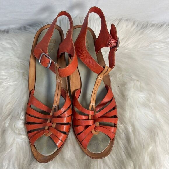 Camper Extraordinary Crafts Orange Bi-Color Leather T-Strap Heels Sz 39/9 - Picture 1 of 7